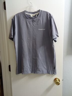 Pompeii3 Men's Short-Sleeve Crew Tee in Light Gray